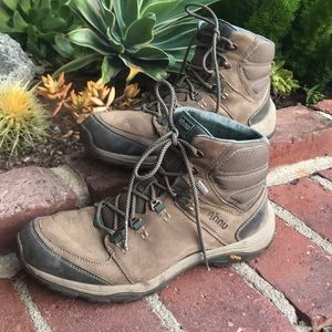 Ahnu Tall Ankle hailing Boots size 9.5